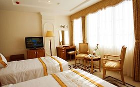 Tan Hoang Long Hotel